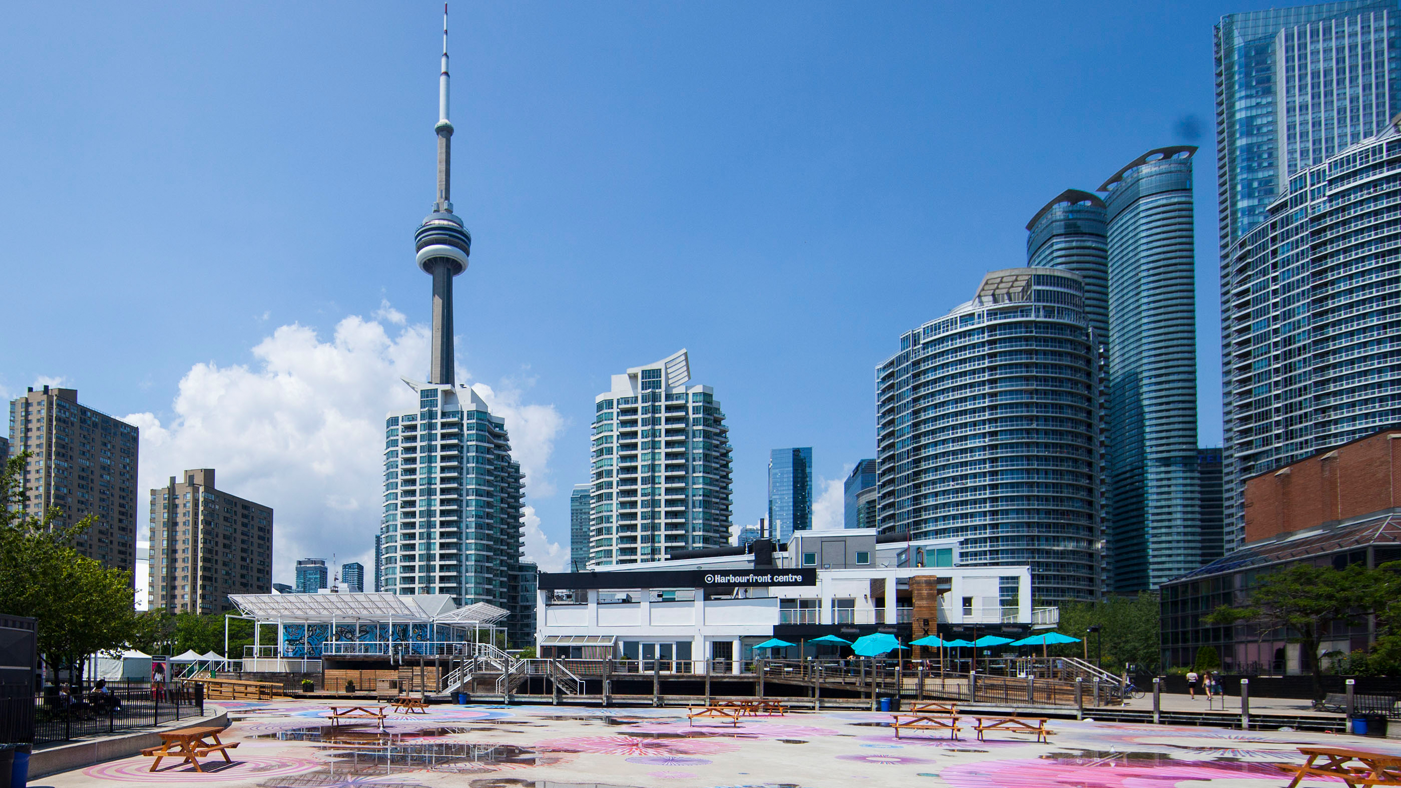 Hochhäuser vor blauem Himmel in Toronto | picture alliance/dpa/XinHua