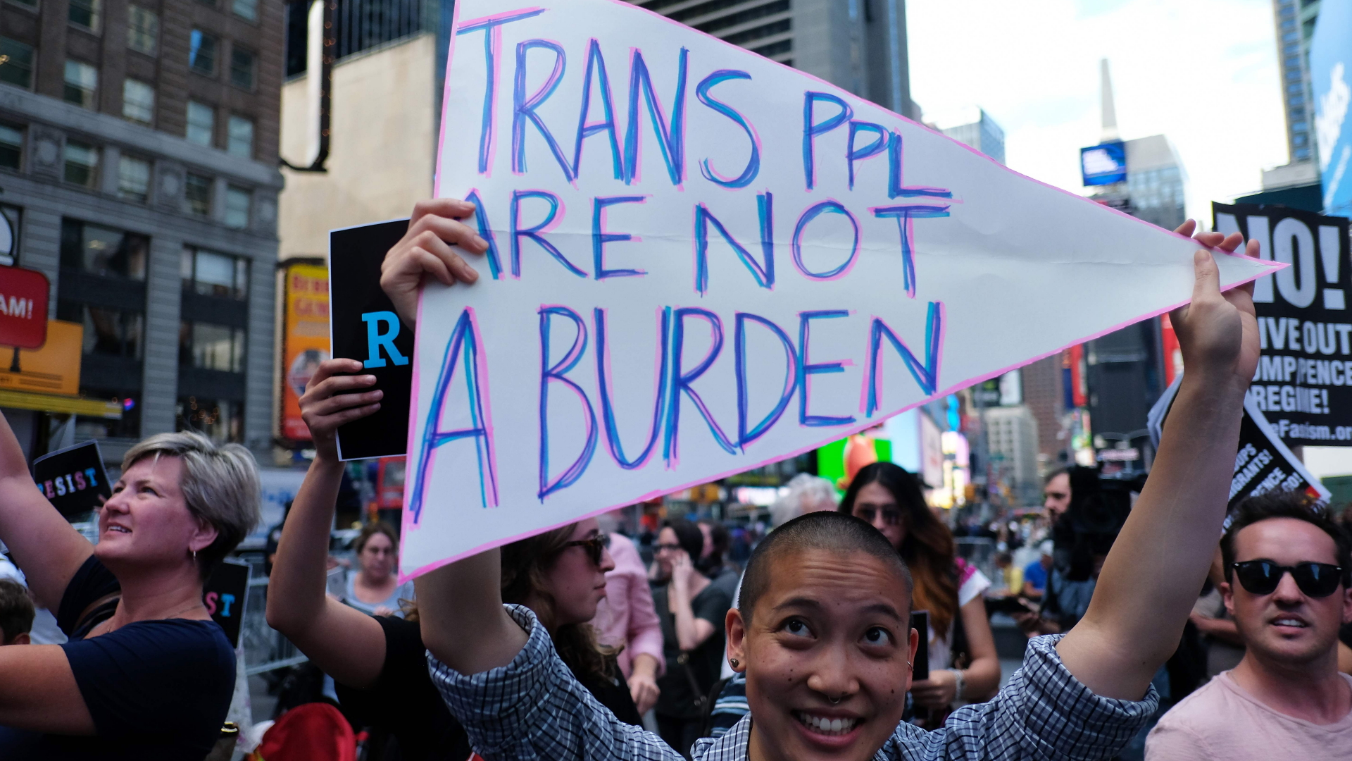 Menschen in New York demonstrieren gegen Trumps Transgender-Bann (Archivbild vom Juli 2017) | AFP
