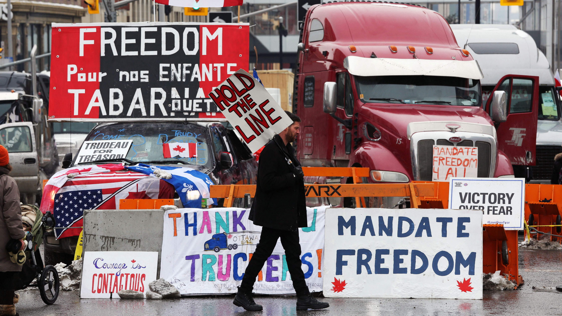 Protestierende und Lkw in Ottawa | AFP