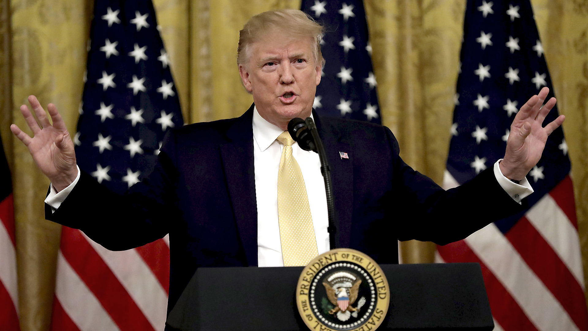 US-Präsident Donald Trump hält eine Rede im East Room des Weißen Hauses.  | AP