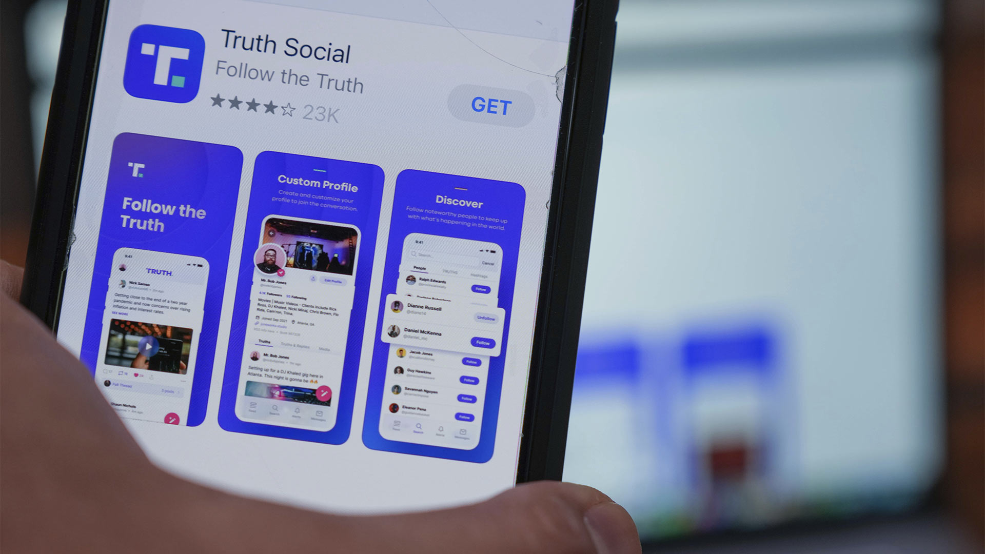 Trumps "Truth Social"-App auf einem Smartphonedisplay | picture alliance / John Nacion/S