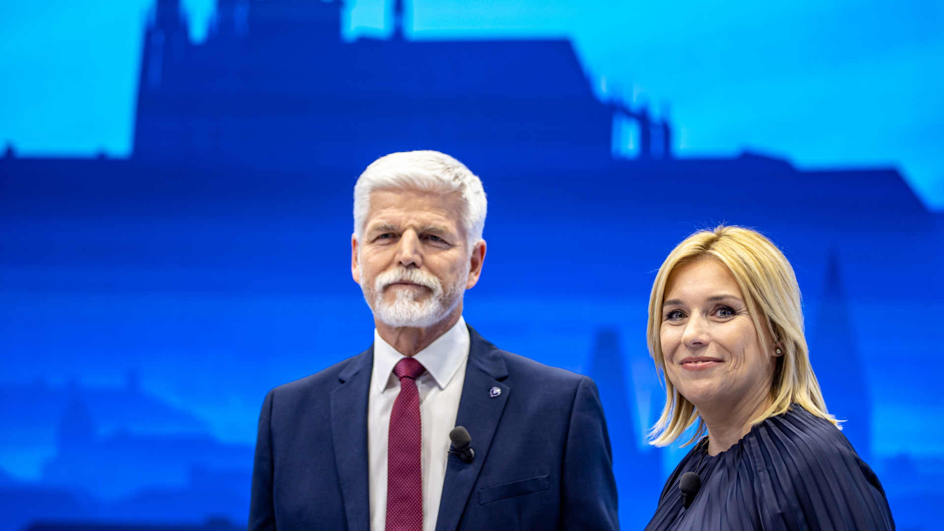 Präsidentschaftskandidaten Pavel und Nerudova vor einer TV-Debatte in Prag (Tschechien) | EPA