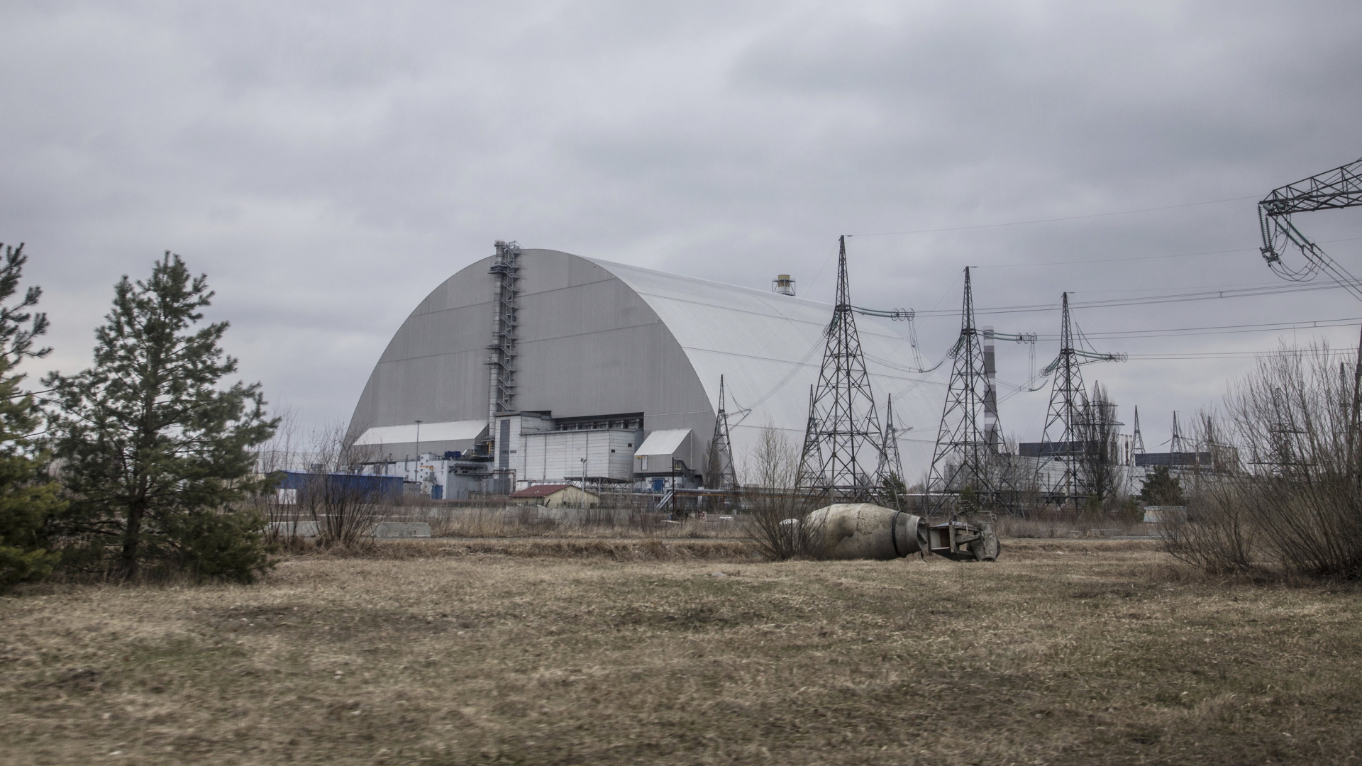 Ein Blick auf den den explodierten Reaktor im Kernkraftwerk Tschernobyl, 5.April 2022 | AP