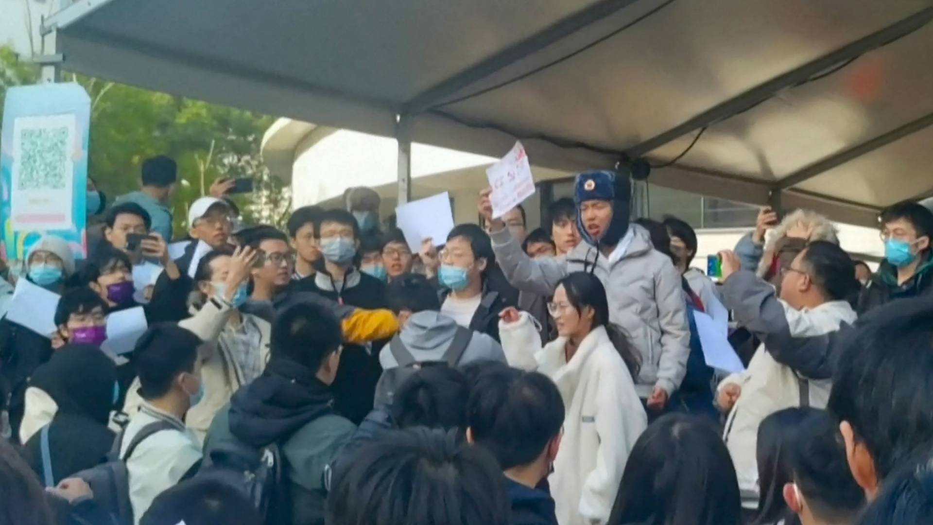Screenshot aus einem Video, der offenbar Proteste an der Tsinghua-Universität zeigt | AFP