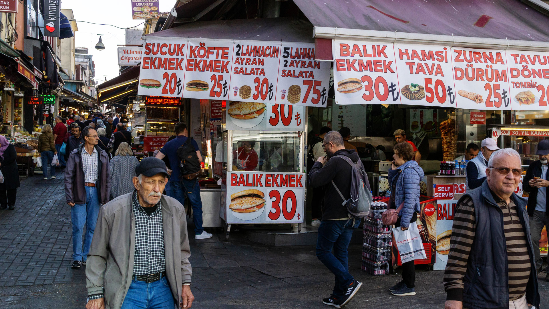 Das tägliche Leben auf dem Kadikoy -Basar, einem der zentralen Bezirke von Istanbul | picture alliance / ZUMAPRESS.com