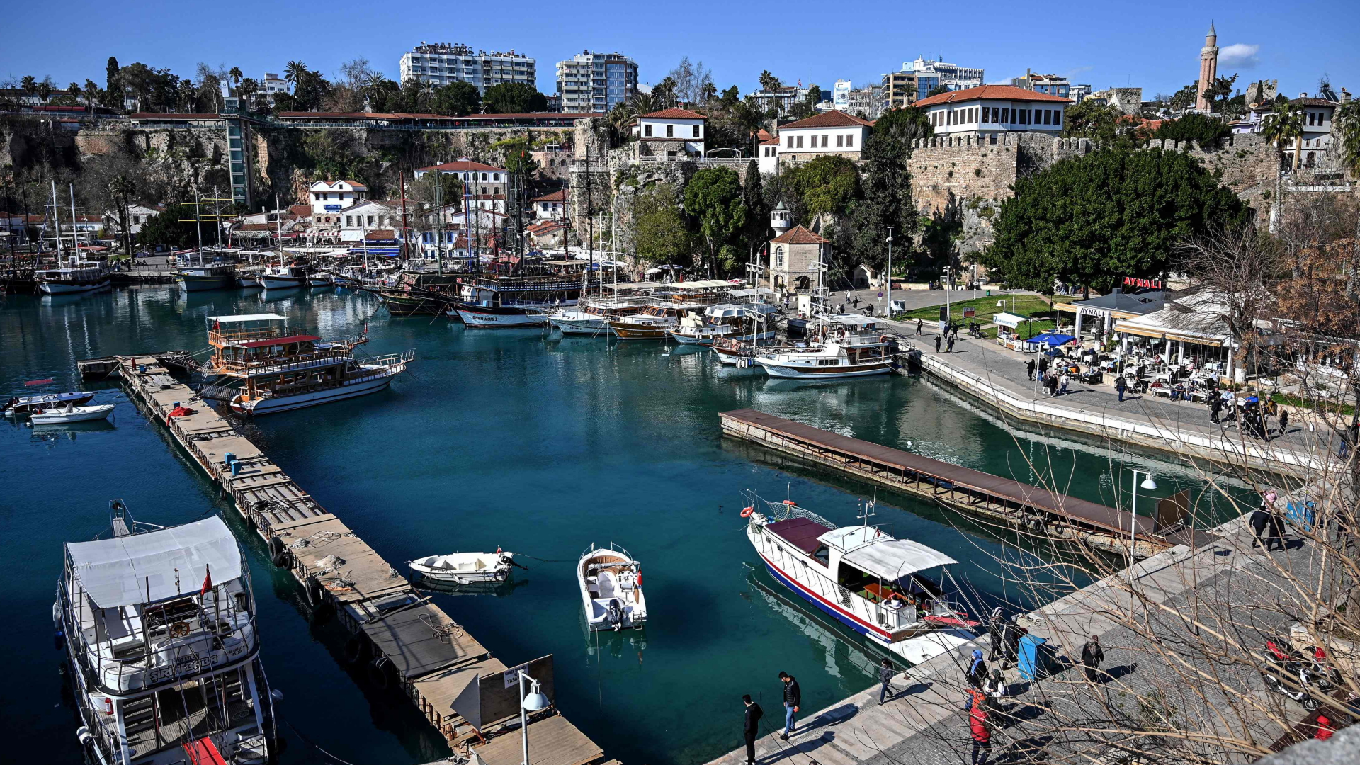 Boote liegen in der Kaleici Marina im türkischen Antalya. | AFP
