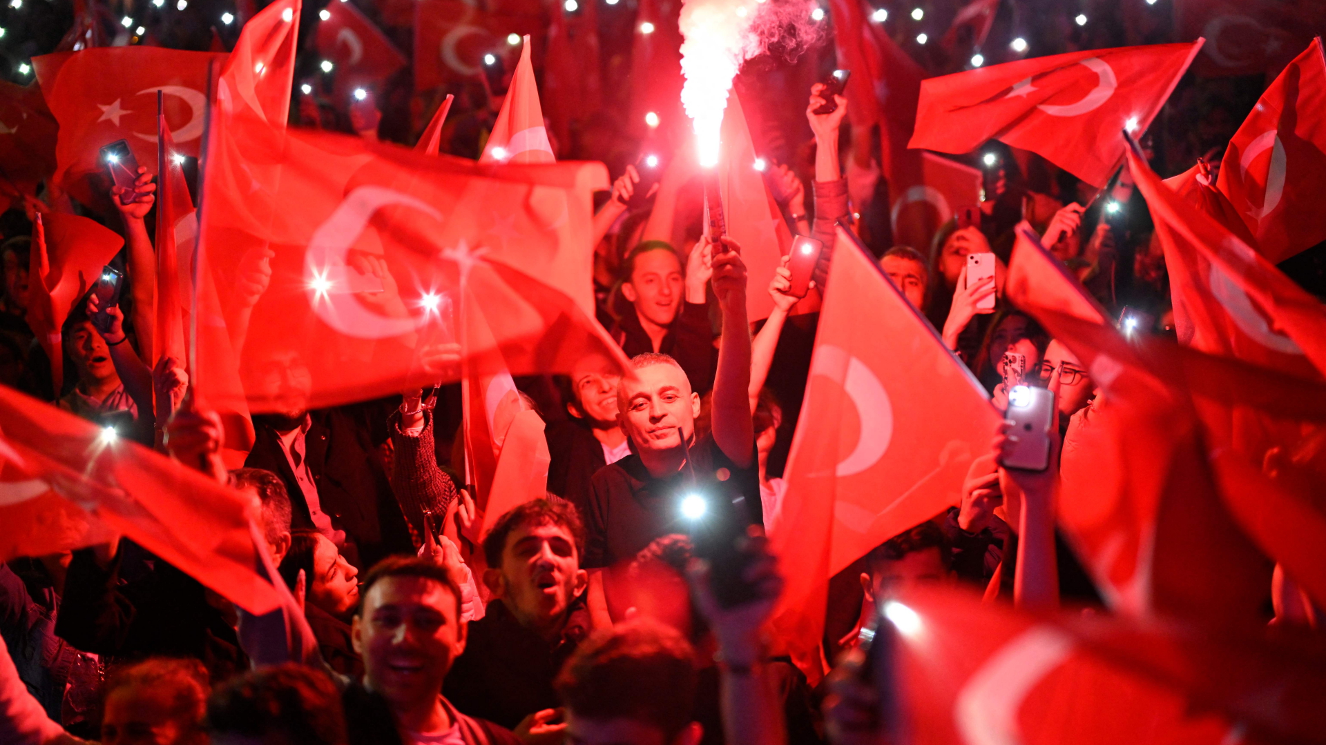 CHP-Anhänger feiern in Istanbul.