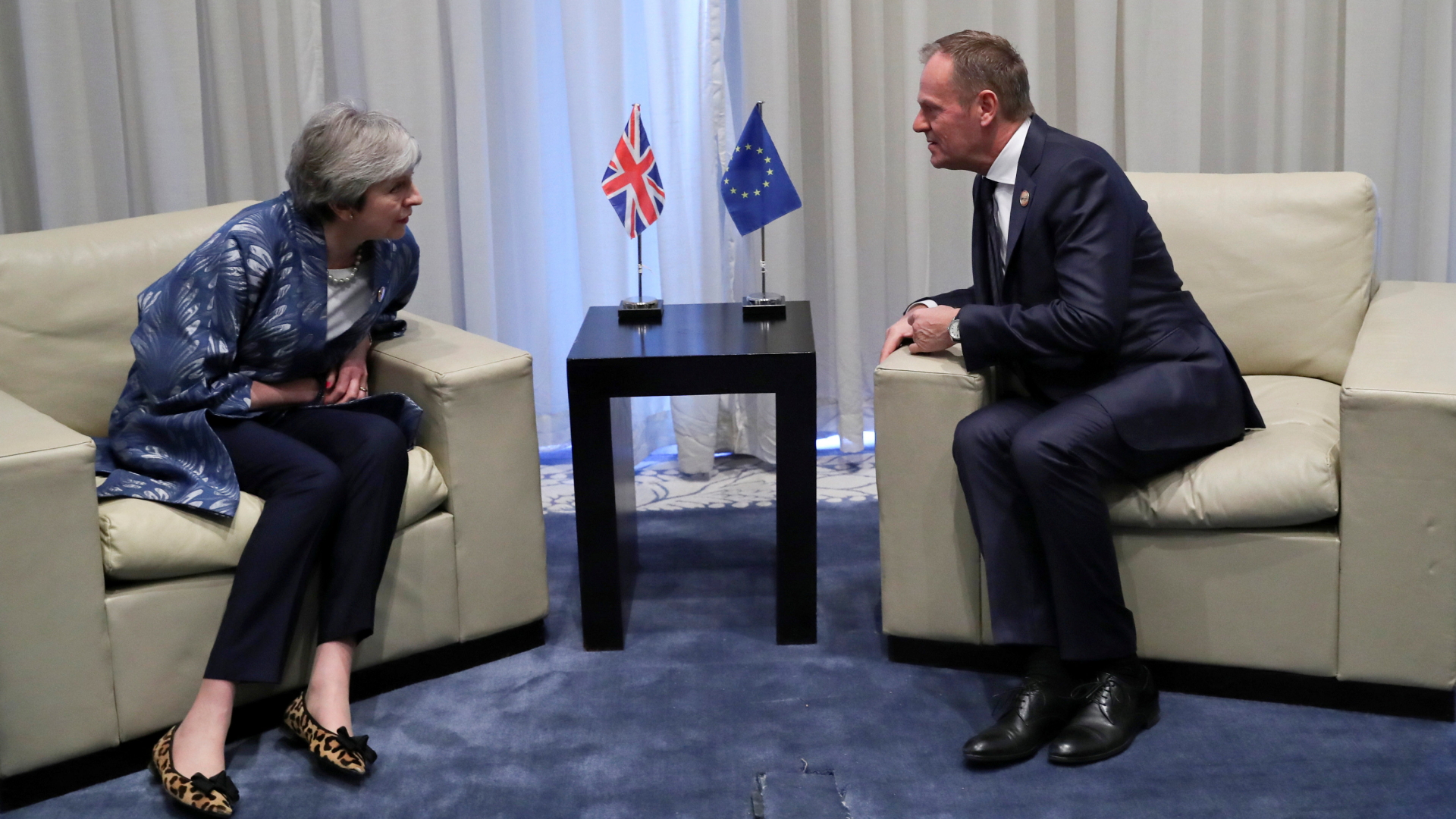 Die britische Premierministerin Theresa May (l.) und EU-Ratspräsident Donald Tusk (r.). | REUTERS