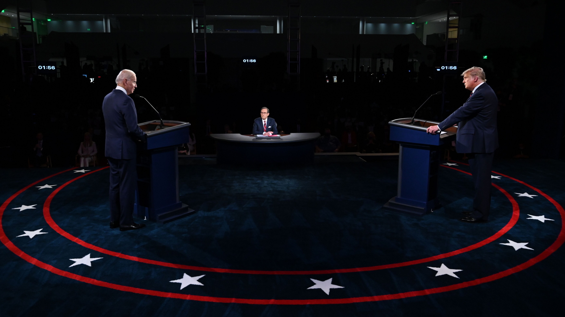 US-Präsident Trump (r.) und sein demokratischer Herausforderer Joe Biden (l.) bei der ersten TV-Debatte. | Bildquelle: AFP