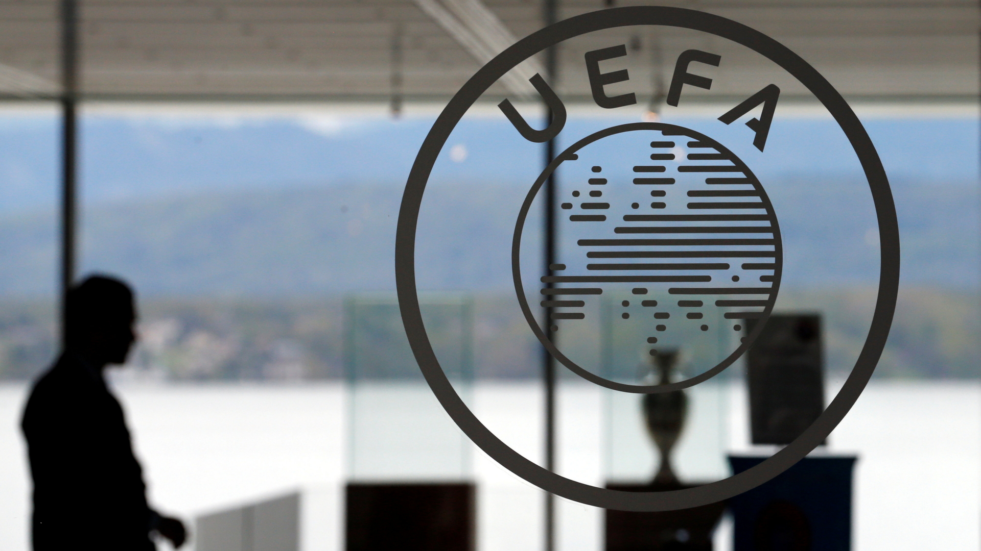 Logo der UEFA am Hauptquartier in Nyon, Schweiz | Bildquelle: REUTERS