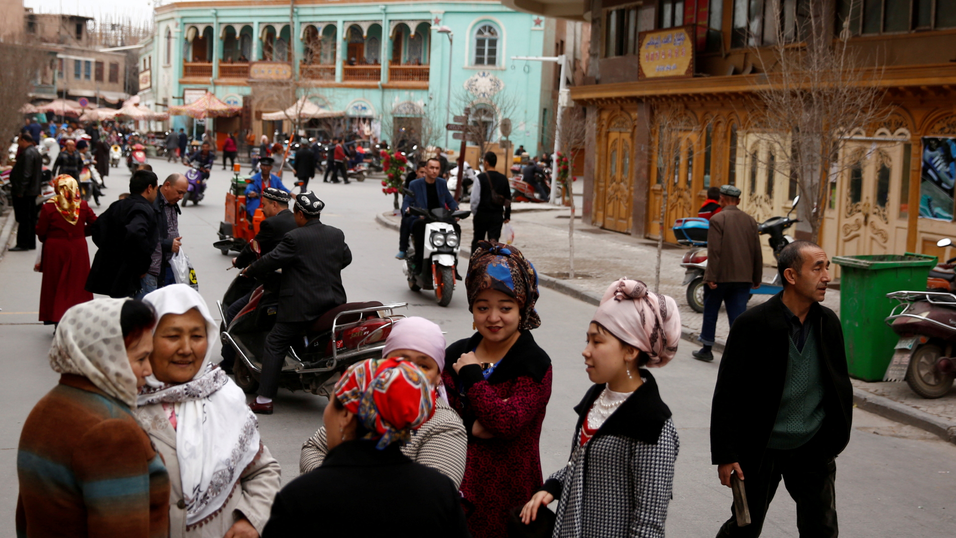 Uiguren auf den Straßen von Kashgar, einer Stadt in der chinesischen Provinz Xinjiang | REUTERS