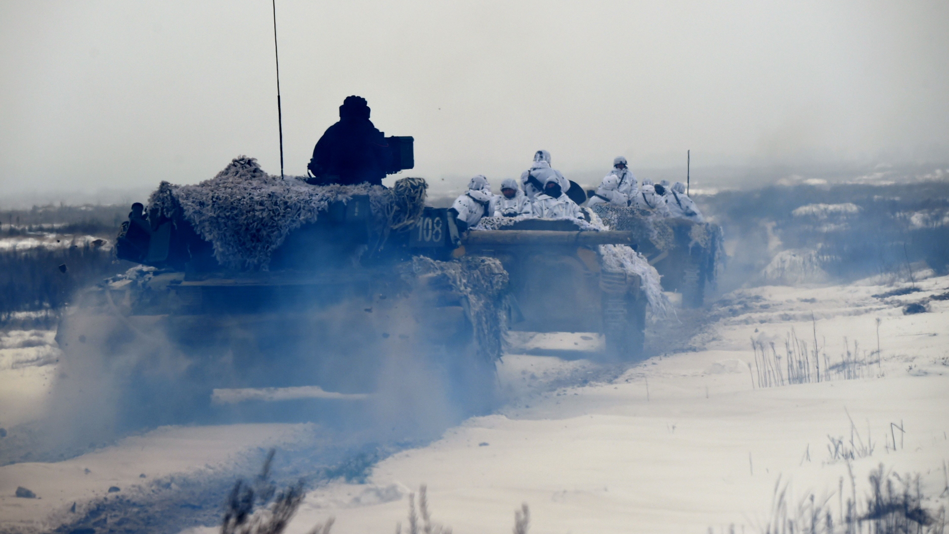 Panzer der ukrainischen Armee während eines Manövers im Osten des Landes in der Nähe der Grenze zu Russland