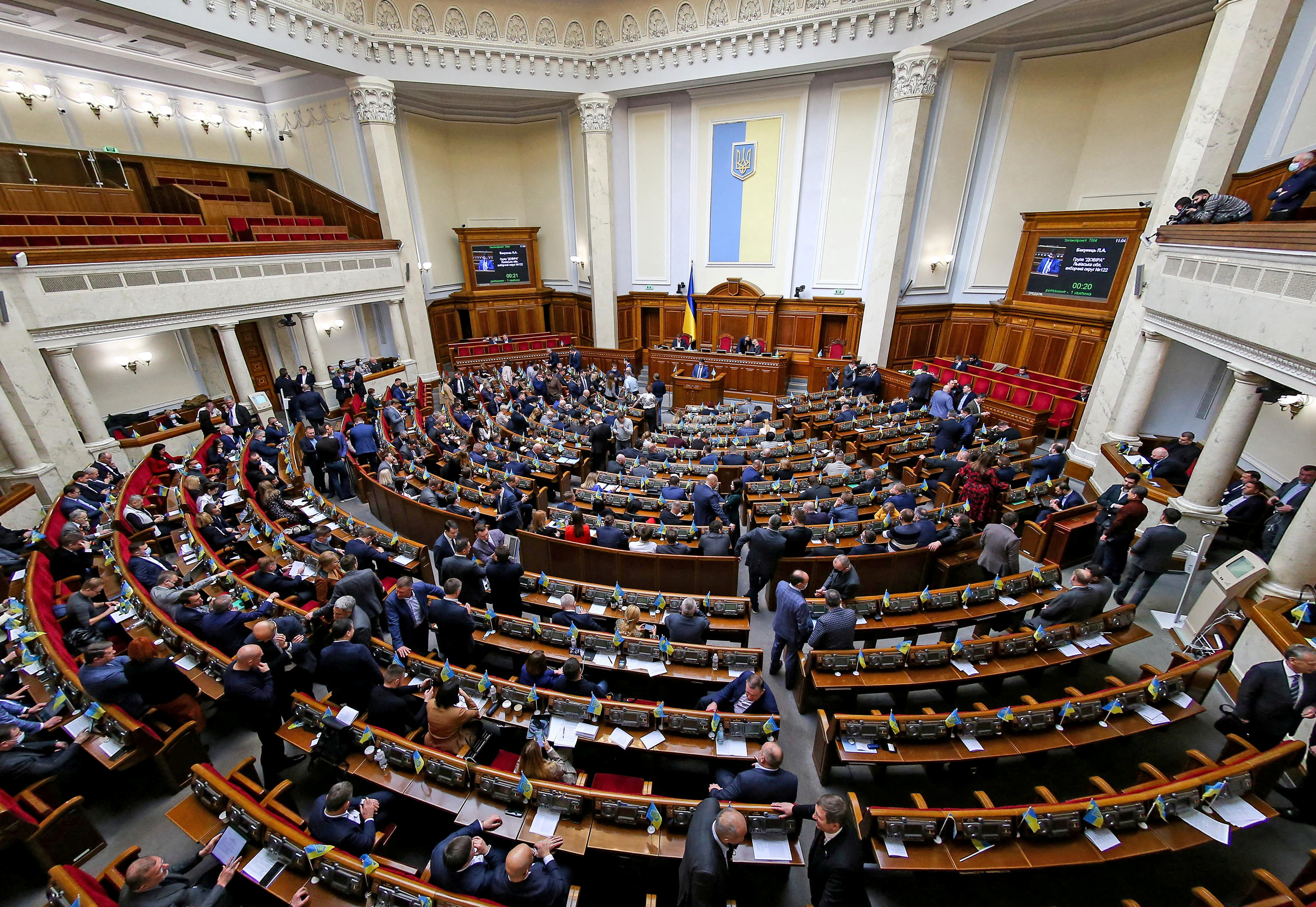 Das ukrainische Parlament bei einer Sitzung. | REUTERS