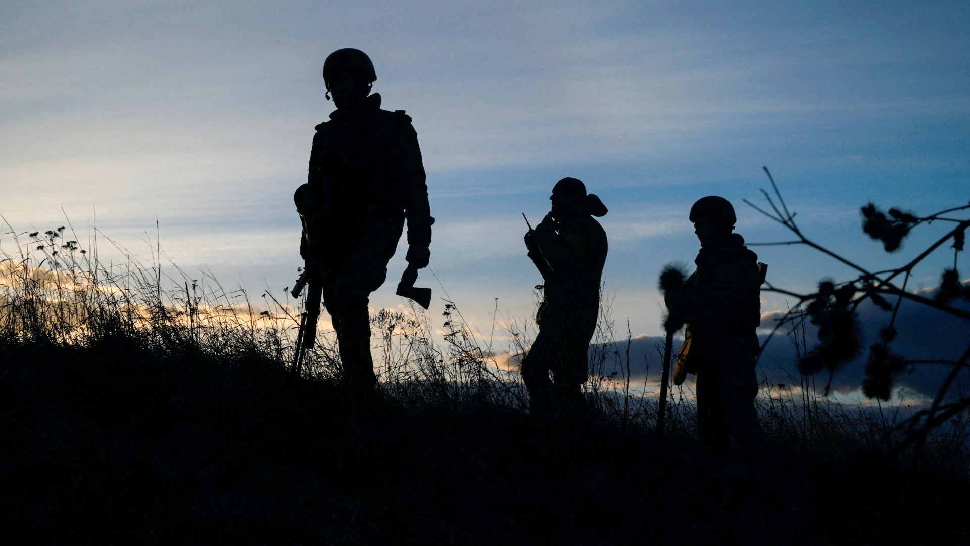 Ukrainische Soldaten beziehen Stellung | REUTERS