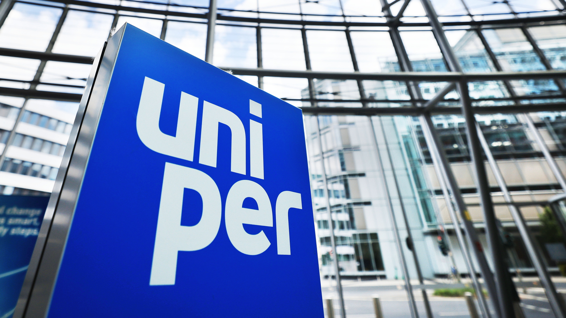 Uniper-Logo im Foyer der Hauptverwaltung in Düsseldorf | dpa