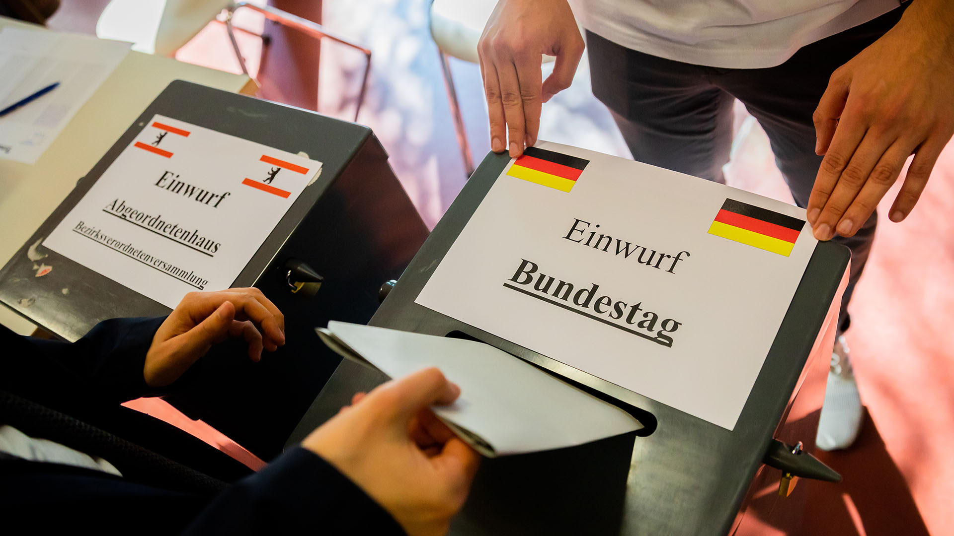 Wahlurnen für die Abgeordnetenhauswahl Berlin und die Bundestagswahl | picture alliance/dpa