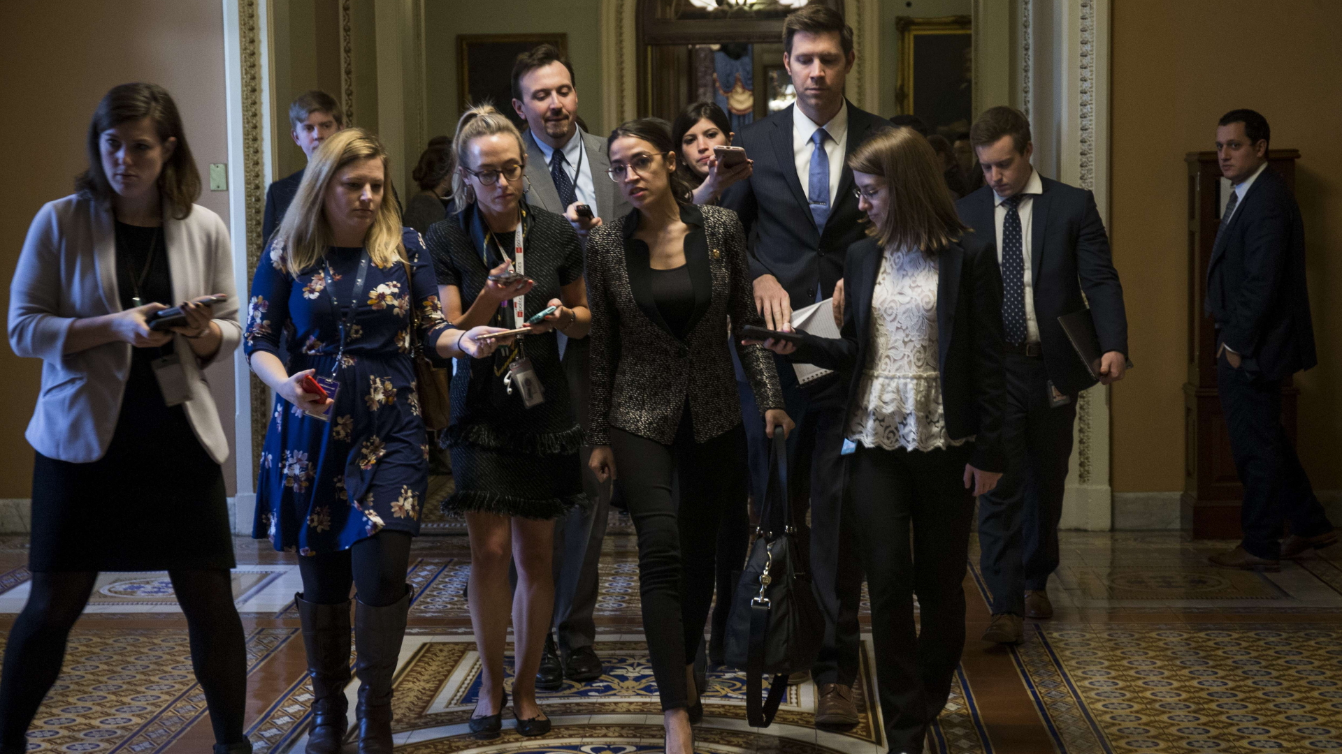Republikanerin Alexandria Ocasio-Cortez spricht zu Reportern beim US-Senat | AFP