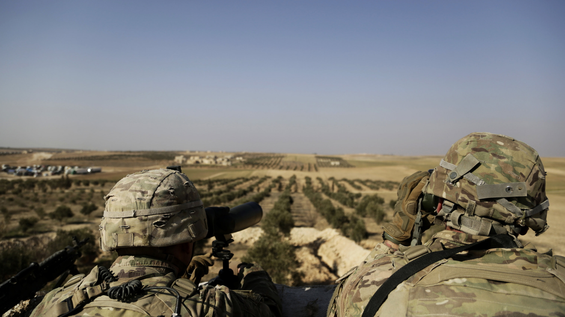 US-Soldaten im Norden Syriens an der Grenze zur Türkei | Bildquelle: AP