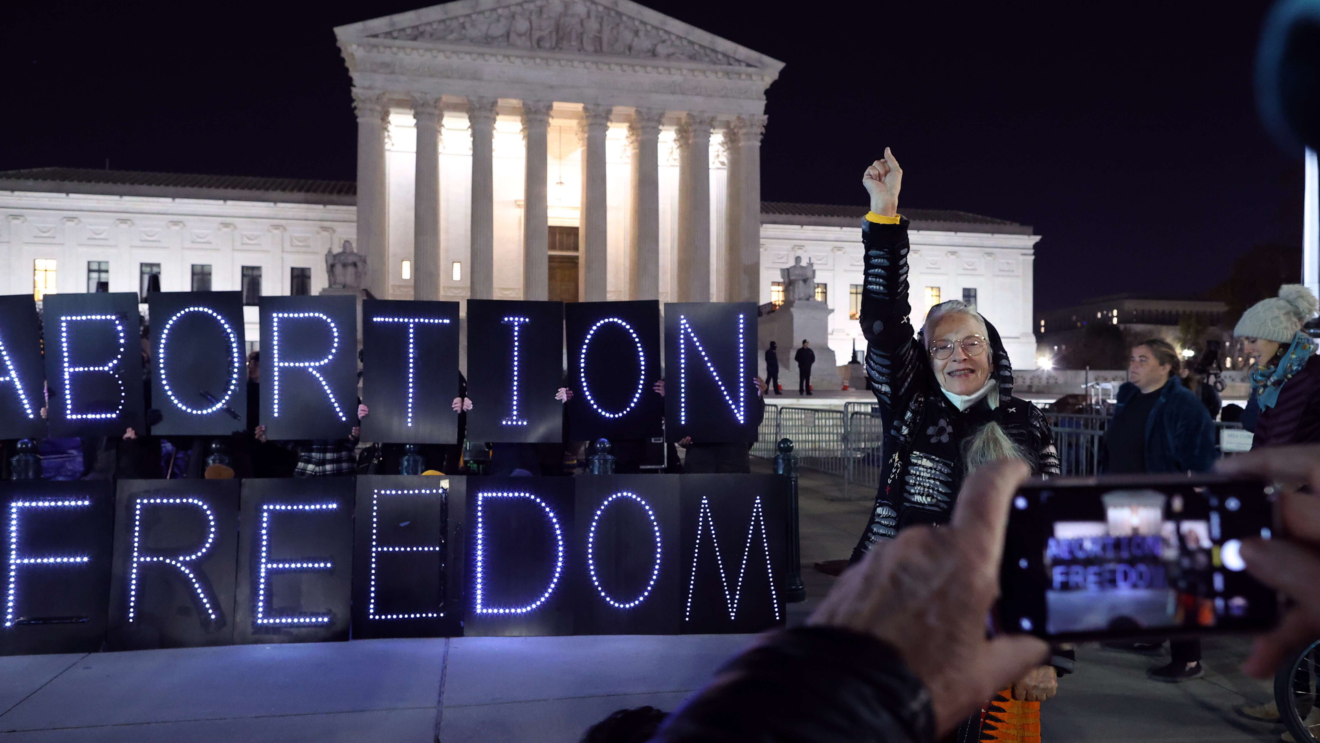 Befürworterdes liberalen Abtreibungsrechts demonstrieren vor dem Supreme Court in Washington. | AFP