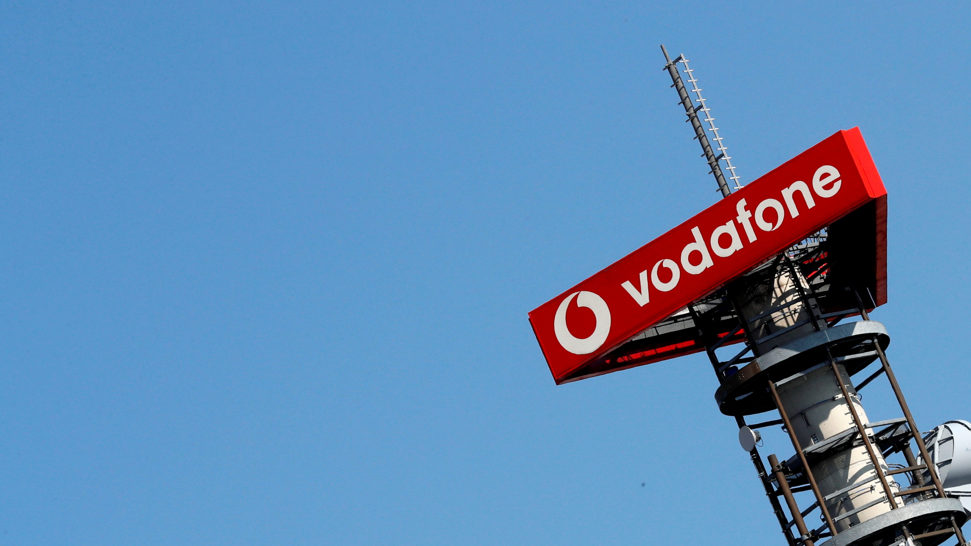 Mobilfunkmast des Anbieters Vodafone | REUTERS