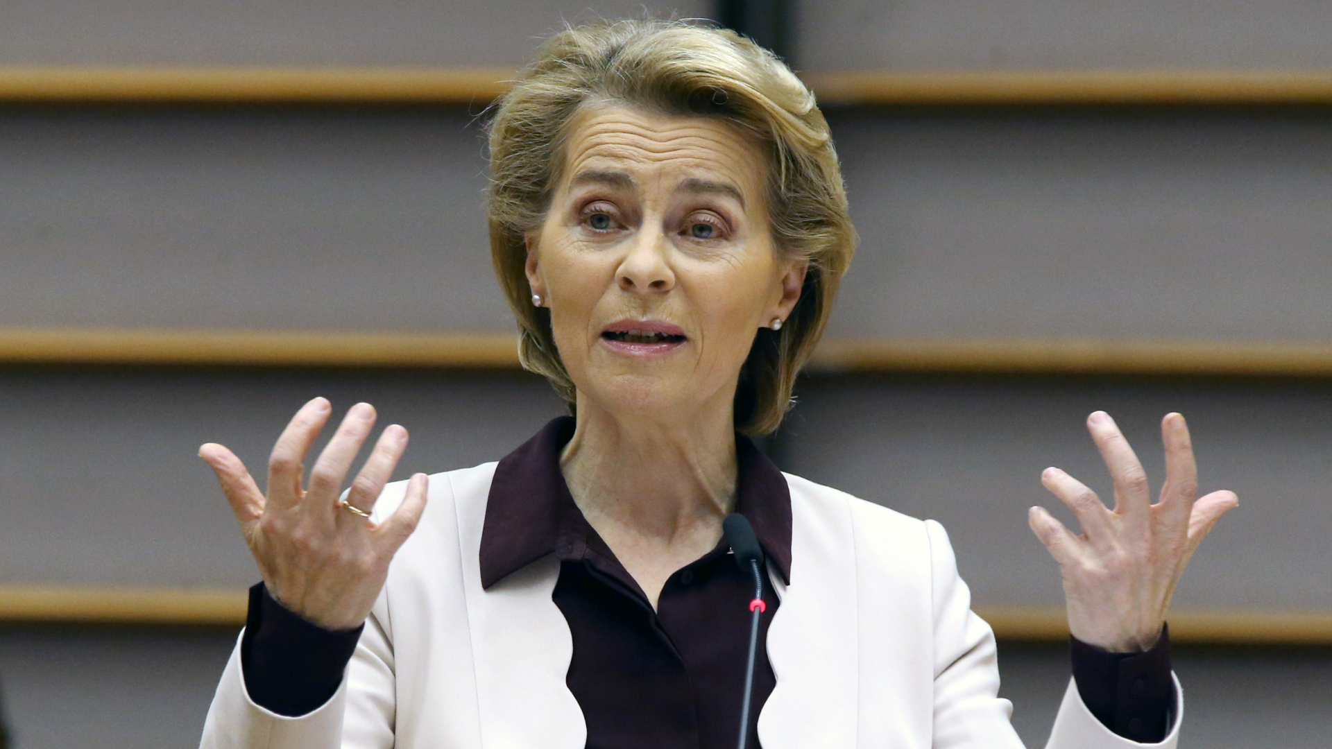 Kommissionspräsidentin Ursula von der Leyen bei einer Rede vor dem Europaparlament in Brüssel | REUTERS