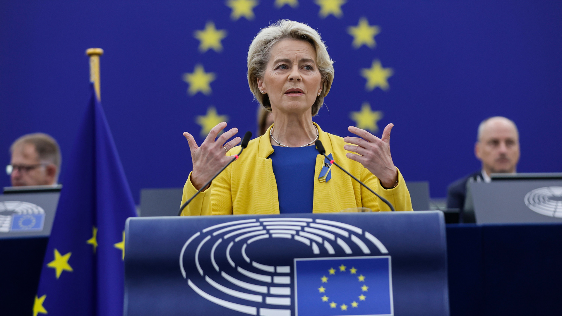 Ursula von der Leyen während ihrer Rede zur Ukraine im Europäischen Parlament in Straßburg. | AP