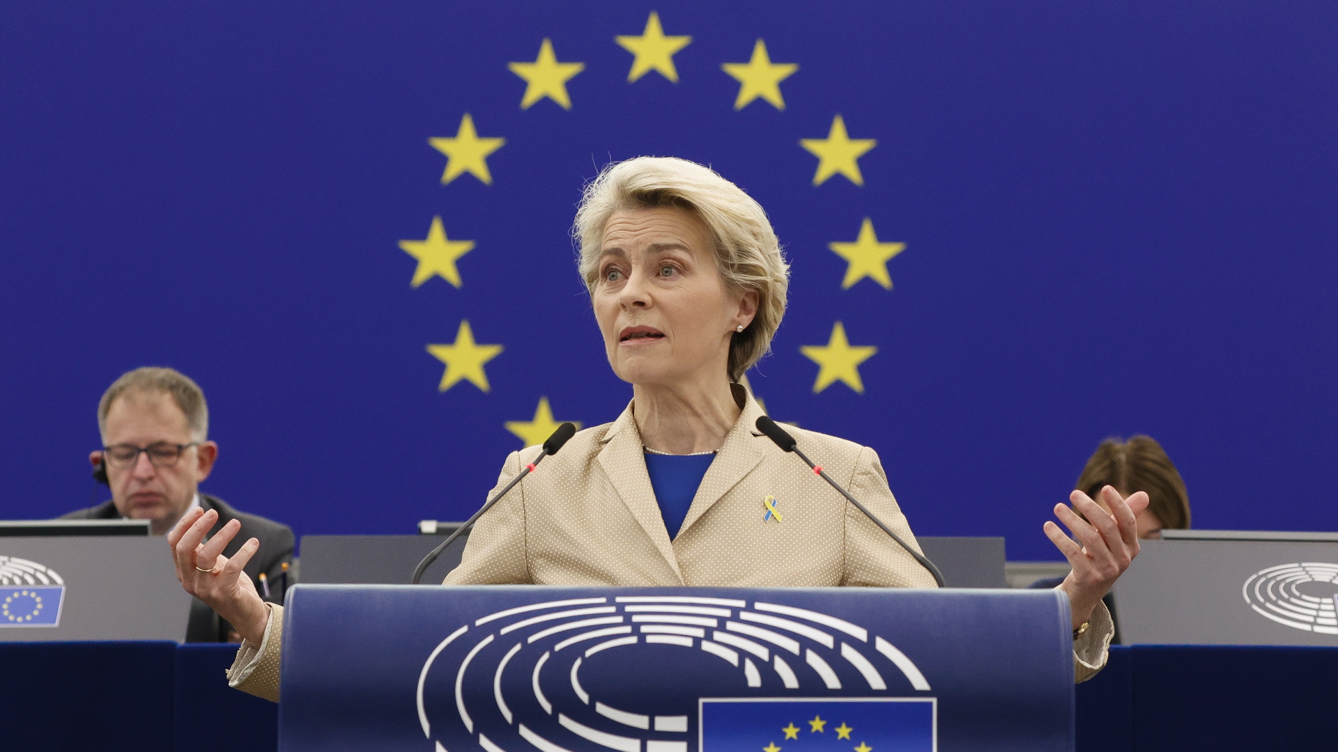 Ursula von der Leyen hält eine Rede über die einjährige russische Invasion in der Ukraine vor dem Europa-Parlament in Brüssel. | EPA