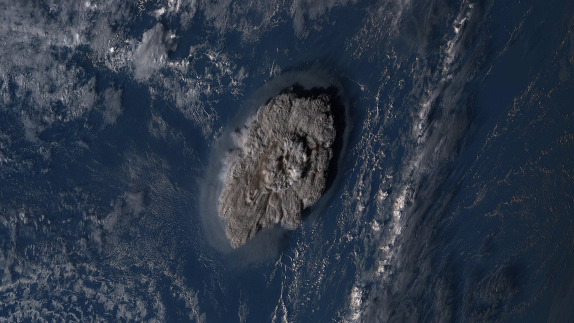 Ein Satellitenbild zeigt den Ausbruch des Untersee-Vulkans | AP