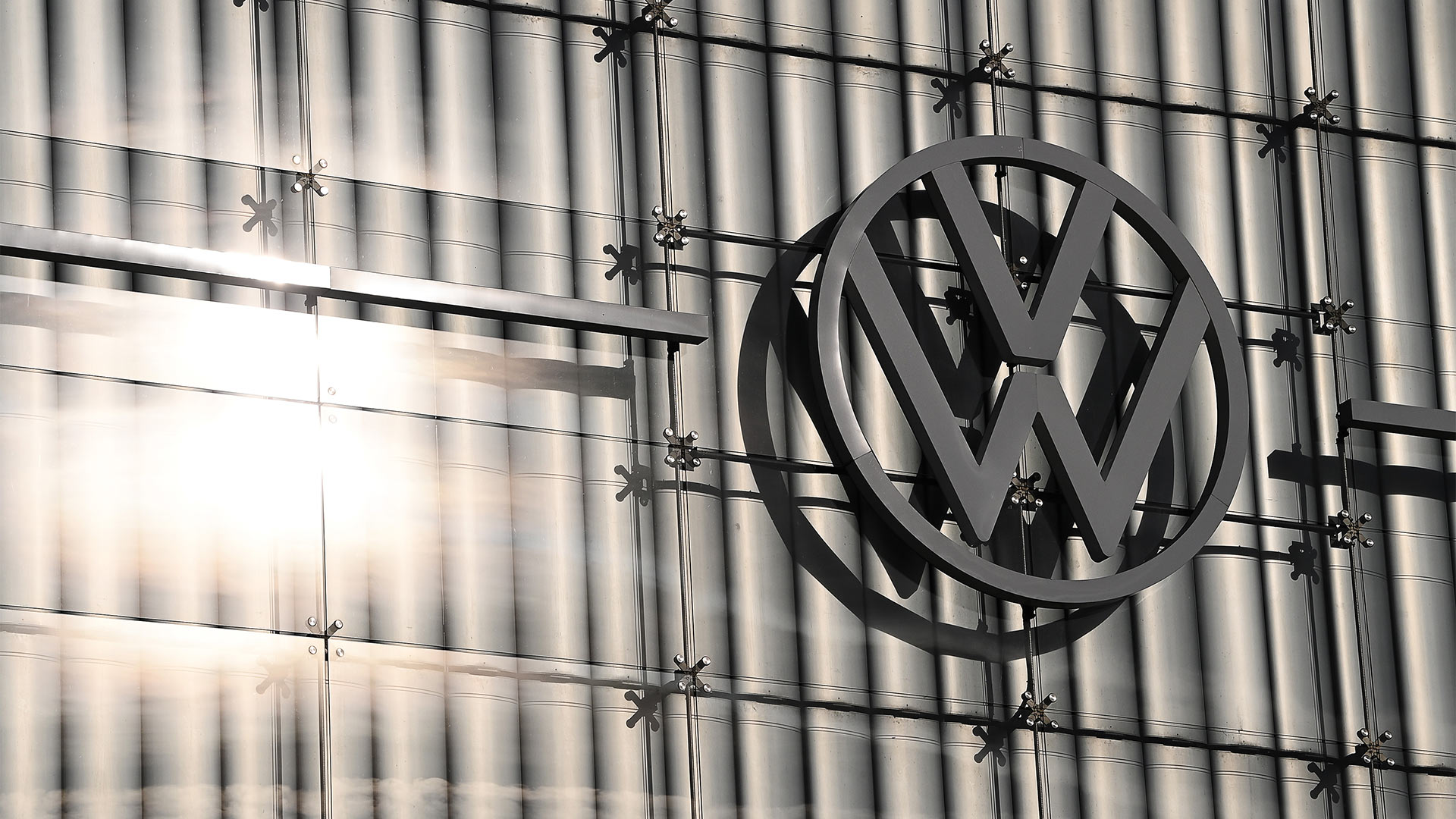 VW Logo | picture alliance/dpa
