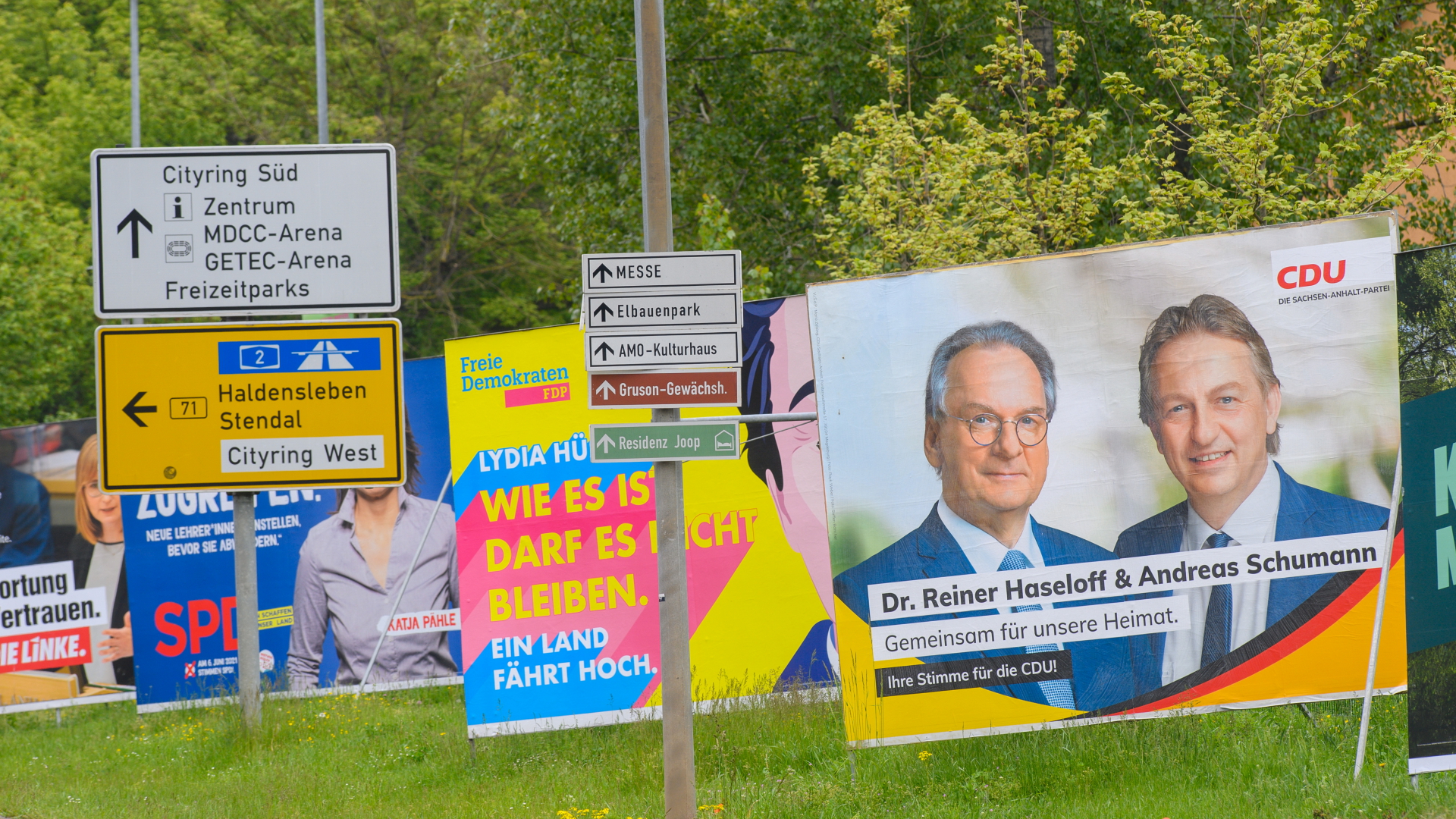 Wahlplakate in Sachsen-Anhalts Landeshauptstadt Magdeburg | dpa
