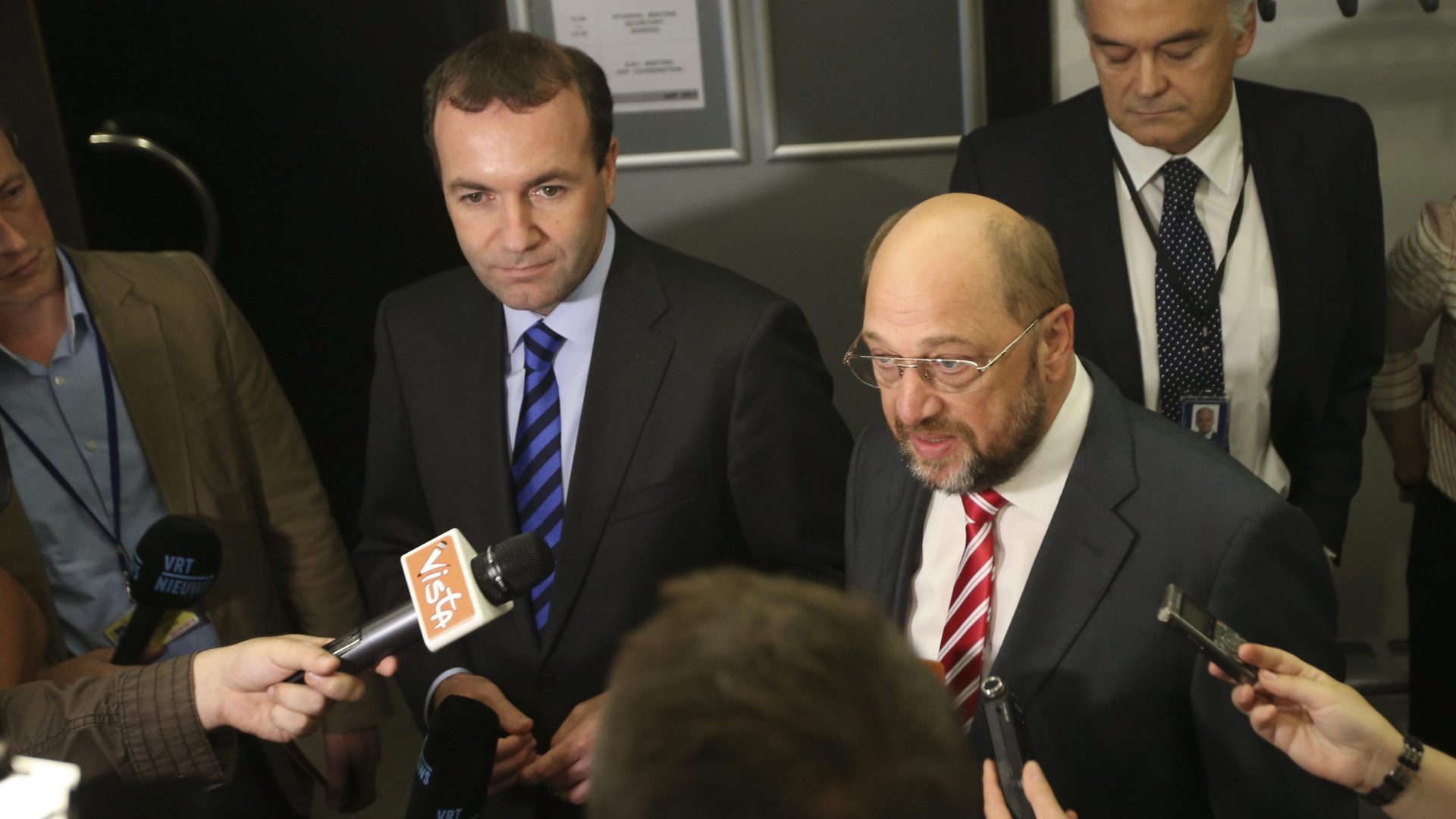 Die EU-Parlamentarier Manfred Weber und Martin Schulz | dpa