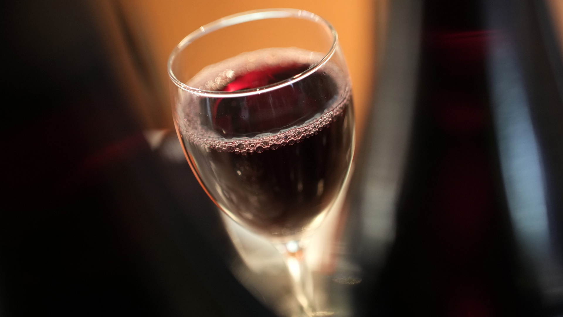 Rotwein in einem Weinglas | AP