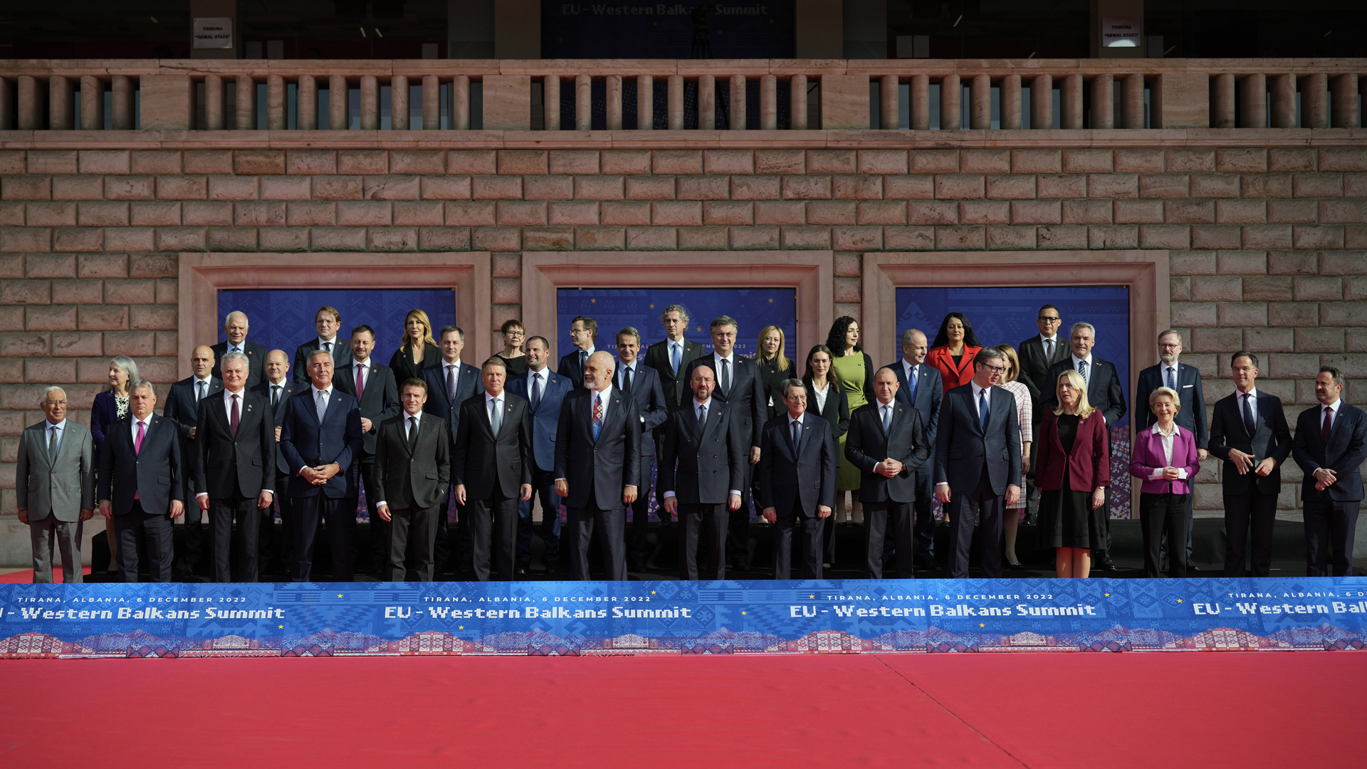 Gruppenbild der Staats- und Regierungschefs beim Westbalkangipfel | AP