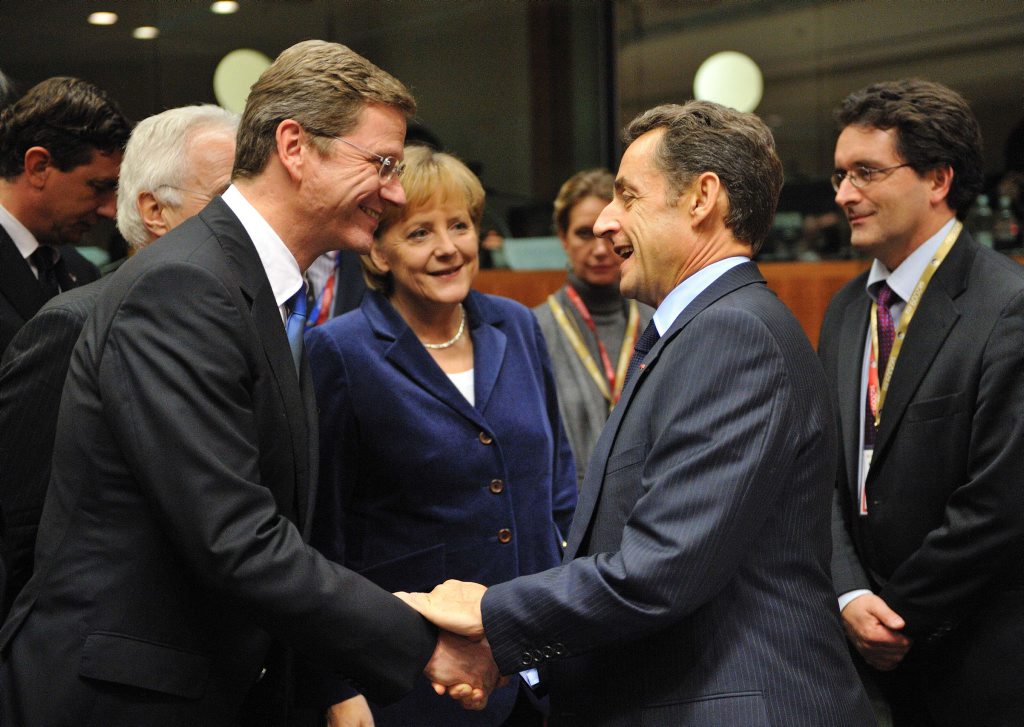 Außenminister Westerwelle und Frankreichs Präsident Sarkozy beim EU-Gipfel in Brüssel