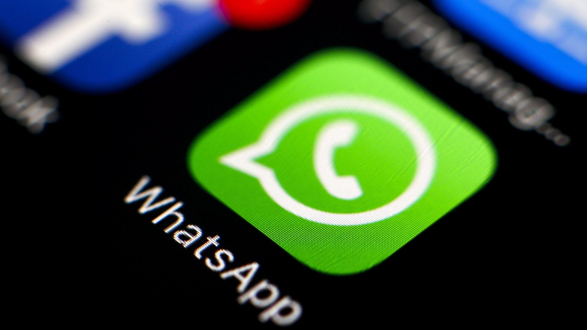 Logo von WhatsApp ist auf einem Smartphone zu sehen | dpa