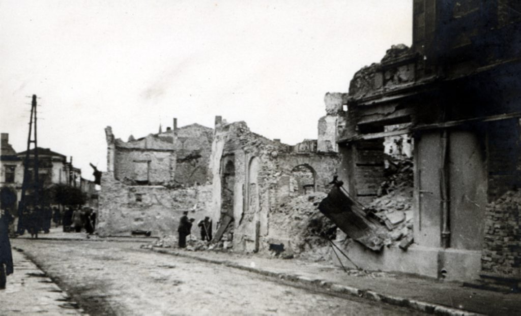 Zerstörte Häuser in Wielun am 1. September 1939