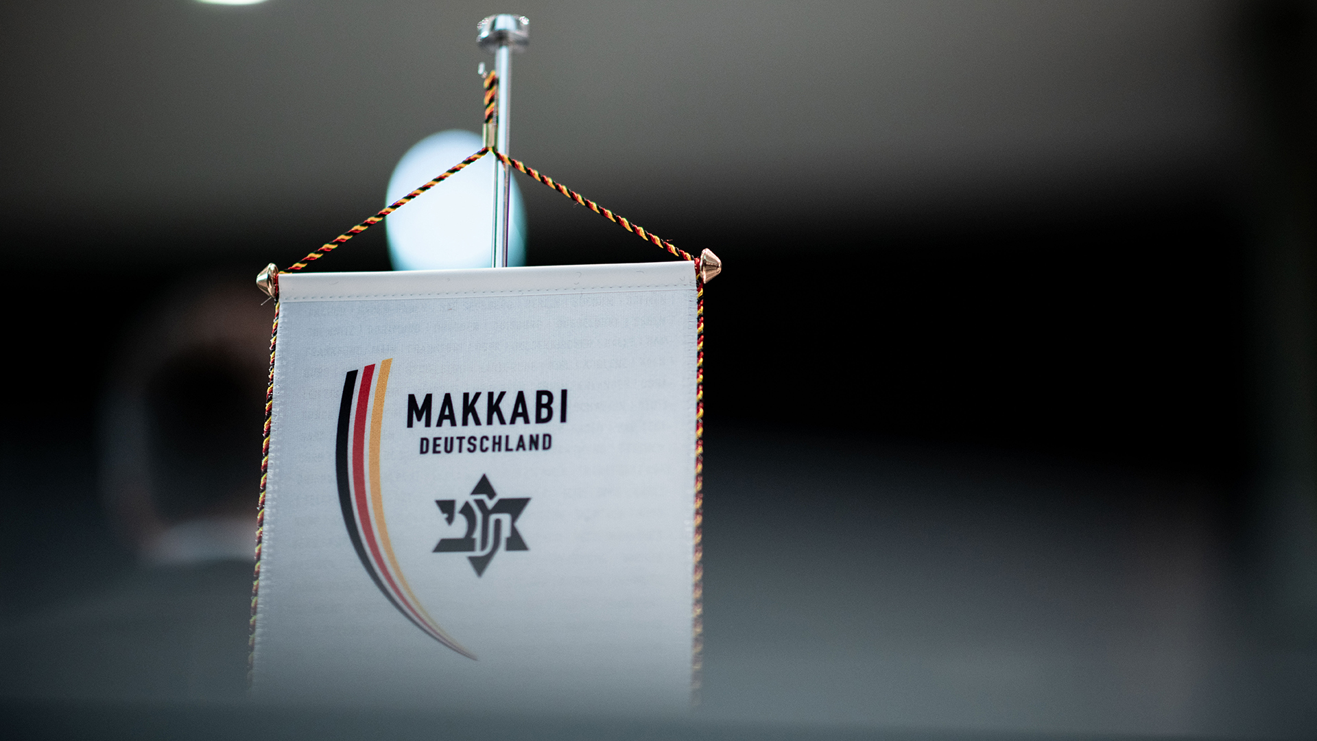 Ein Wimpel mit dem Logo der Makkabi-Bewegung. | picture alliance/dpa