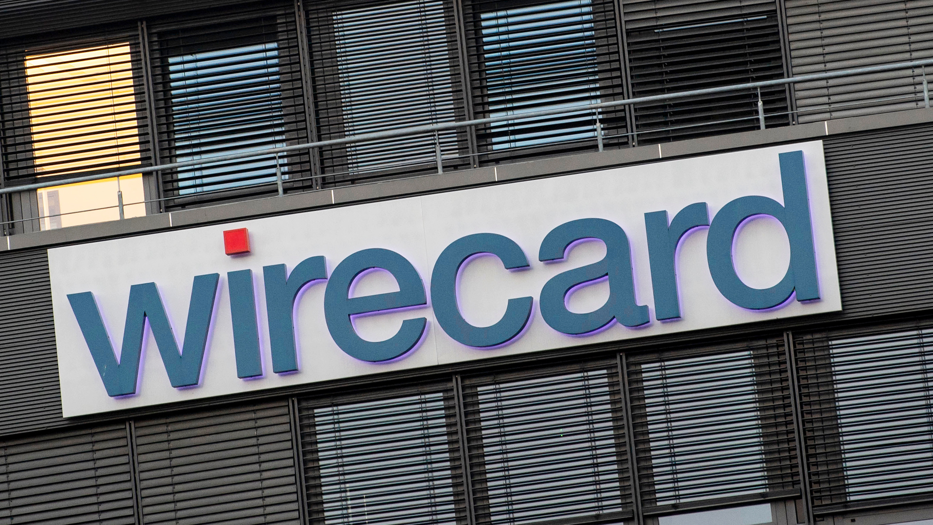 Das "Wirecard"-Logo auf dem Gebäude des Firmensitzes in Aschheim bei München | LUKAS BARTH-TUTTAS/EPA-EFE/REX/S
