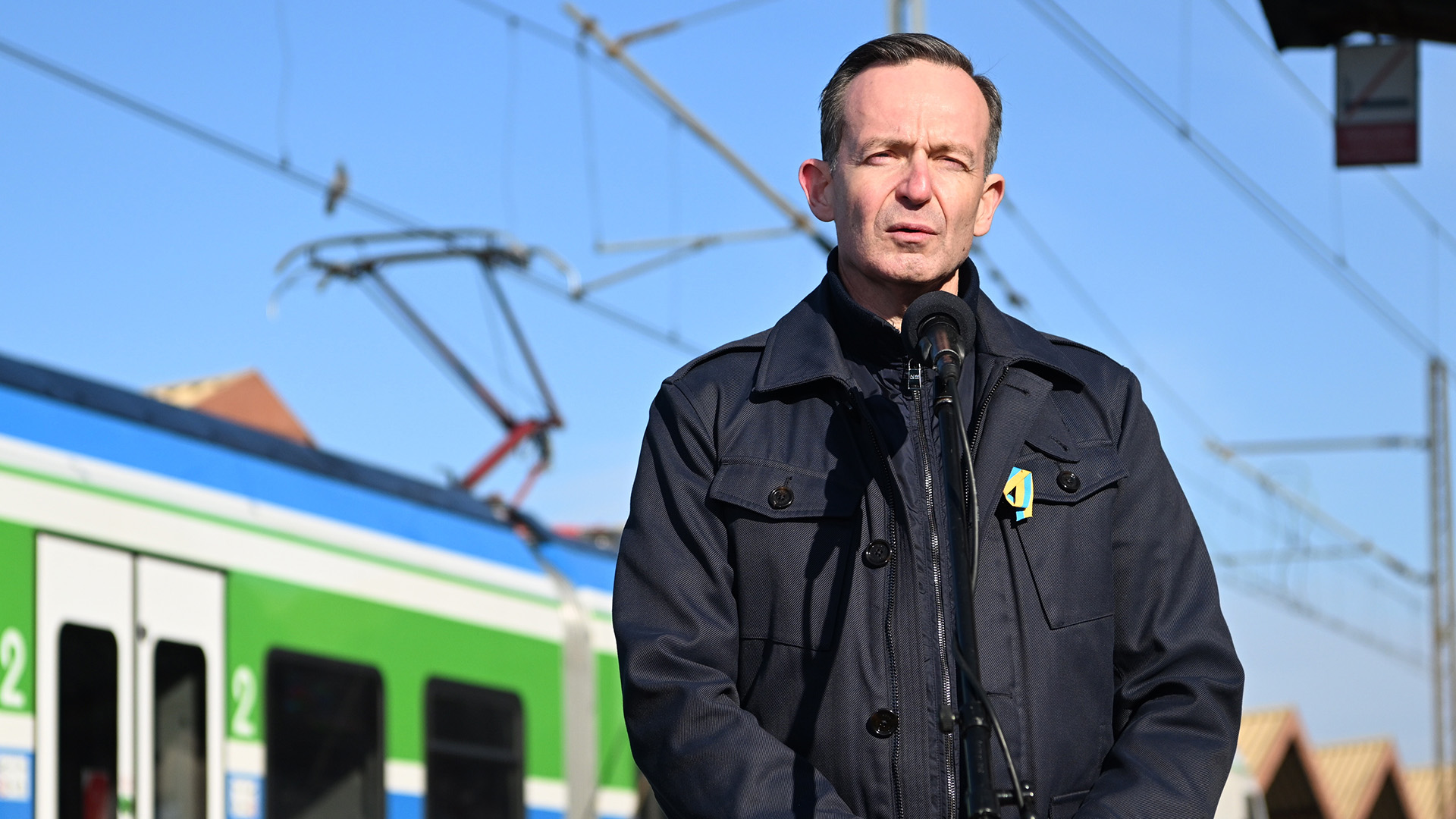 Volker Wissing bei einem Besuch des Bahnhofs in Przemysl, einem wichtigen Ankunftsort für Geflüchtete aus der Ukraine. | EPA