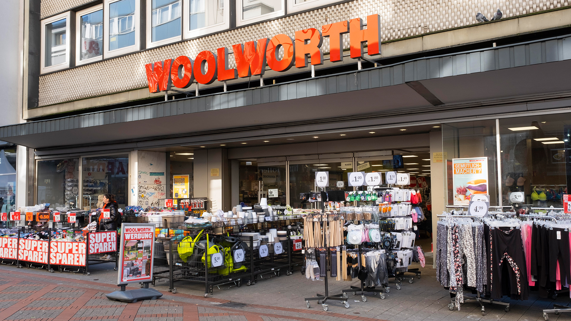 Eine Woolworth-Filiale in Gelsenkirchen. | picture alliance / CHROMORANGE