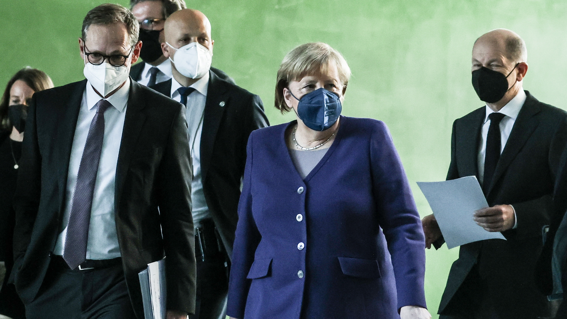 Michael Müller, Angela Merkel und Olaf Scholz | EPA