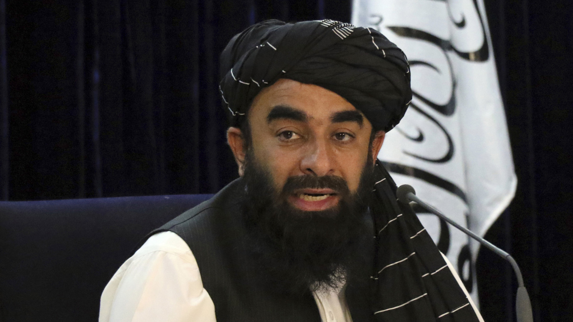 Taliban-Sprecher Sabihullah Mudschahid äußert sich im September 2021 zu der von den Islamisten eingesetzten Übergangsregierung.