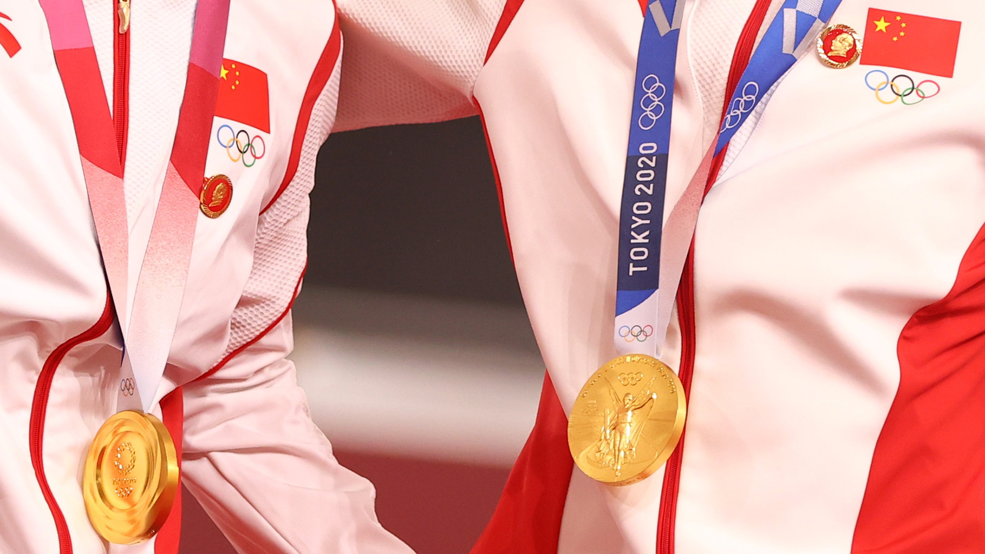 Die Goldmedaillen von Zhong Tianshi und Bao Shanju