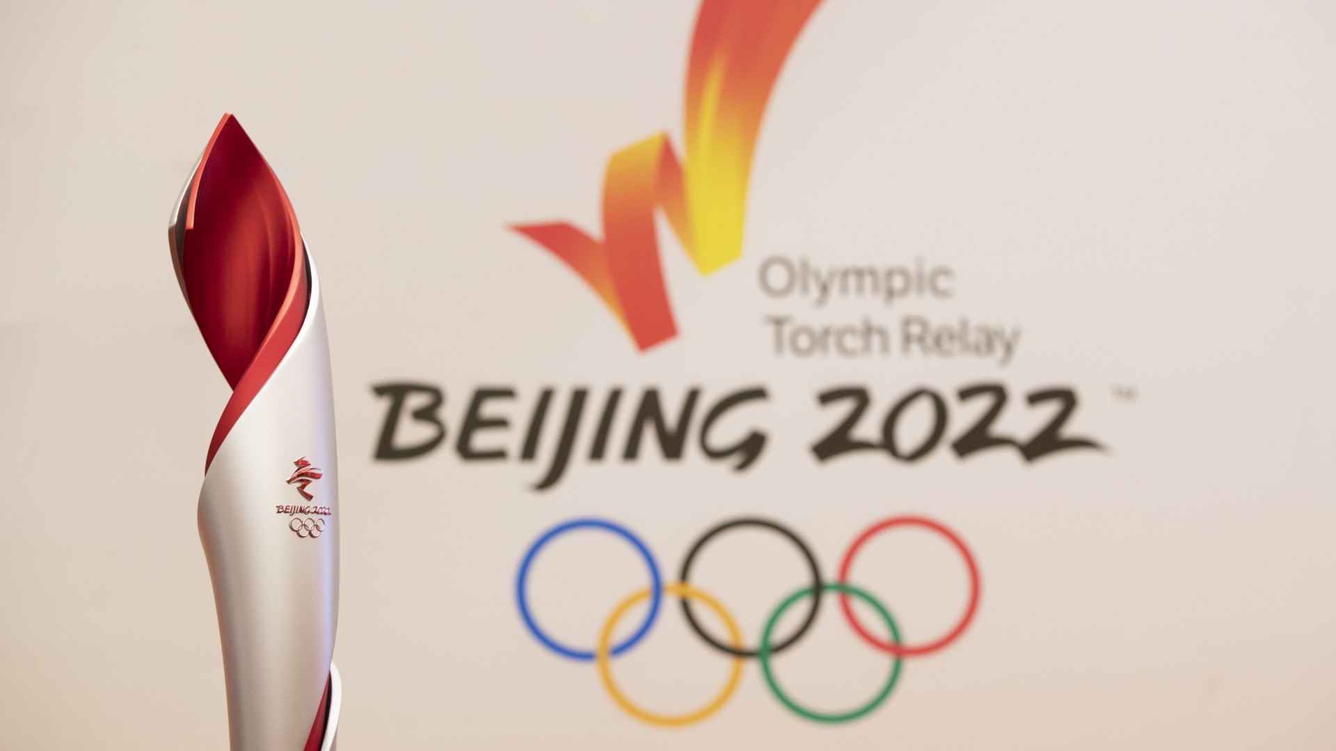 Die Olympische Fackel für die Winterspiele in China. | dpa