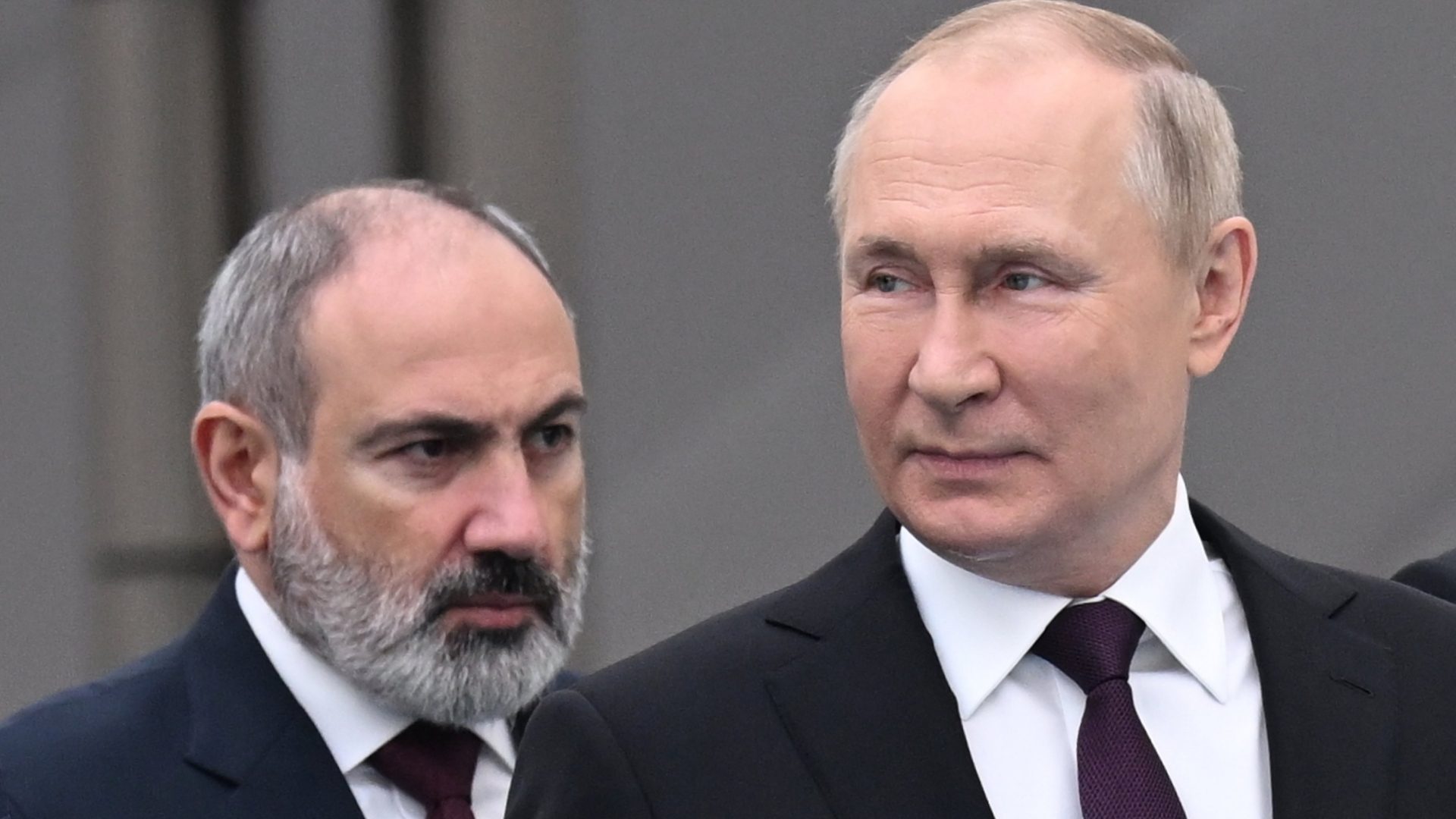 Russlands Präsident Putin und Armeniens Premier Paschinjan beim GUS-Treffen in Astana Mitte Oktober 2022