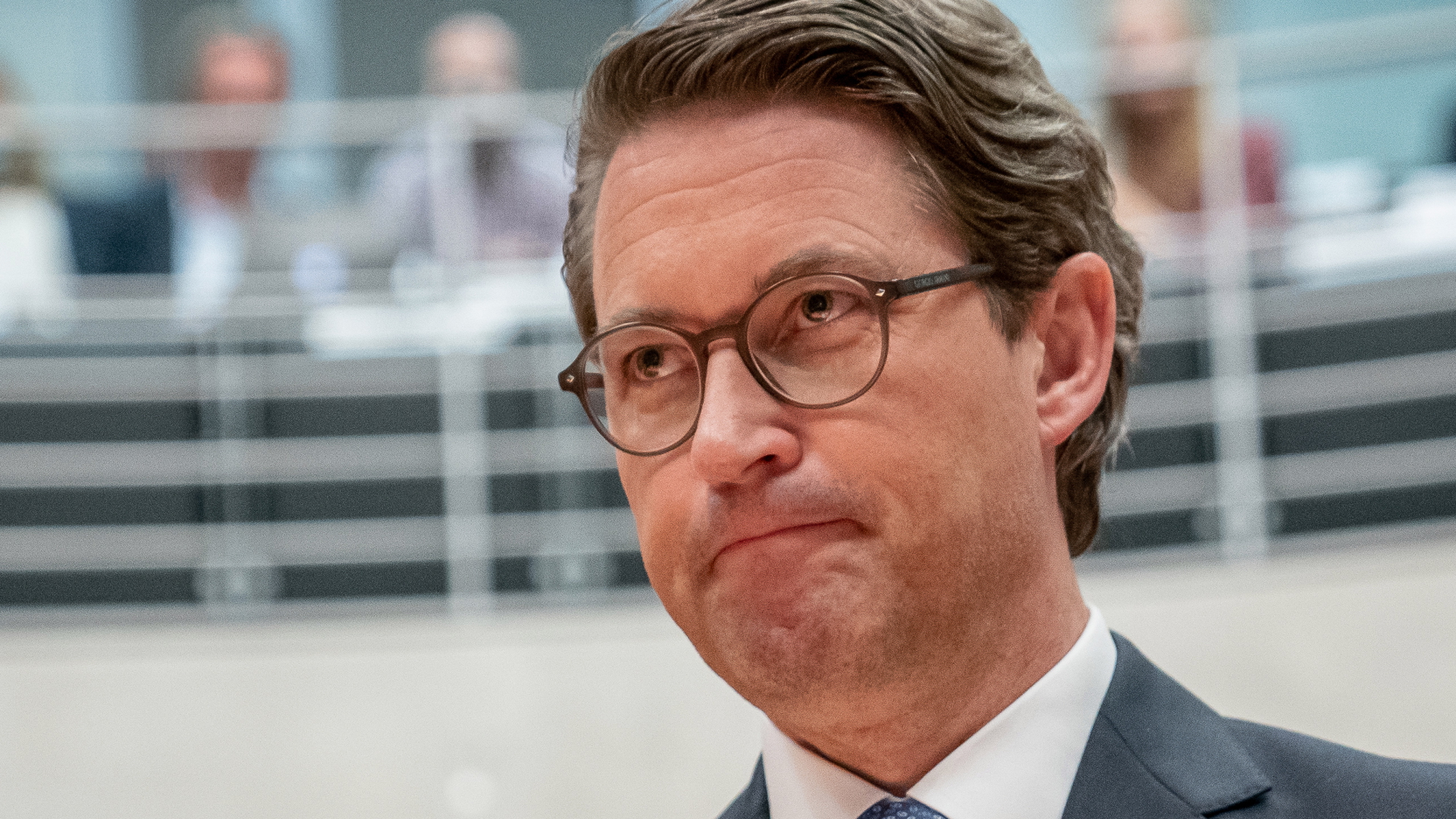 Verkehrsminister Scheuer als Zeige vor dem Untersuchungsausschuss zur Pkw-Maut im Oktober 2020