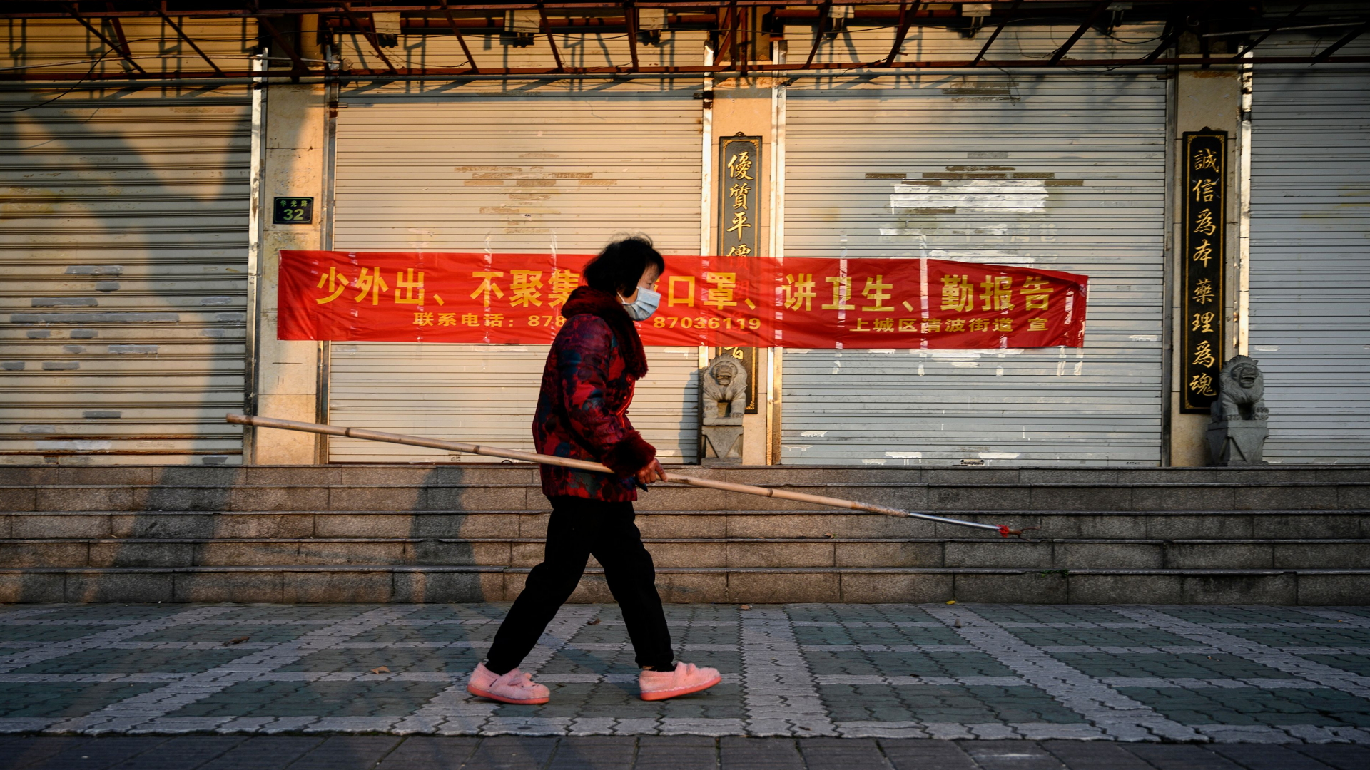 Verlassene Einkaufsstraße in Shanghai | AFP