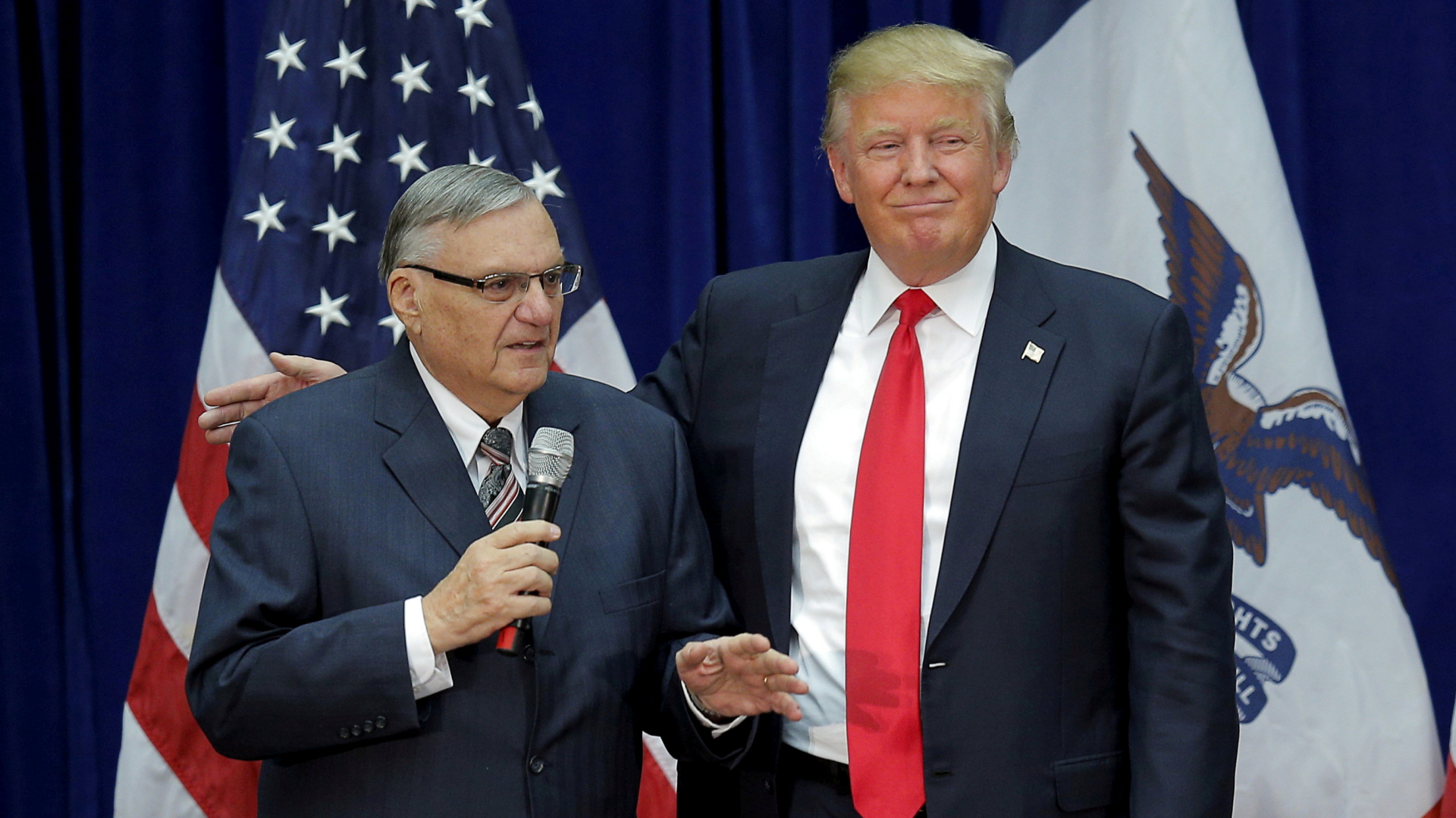 Joe Arpaio und Donald Trump während der Präsidentschaftskampagne Anfang 2016