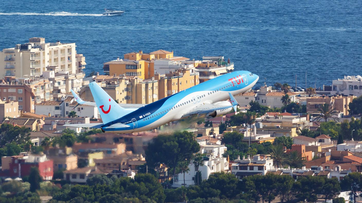 TUI-Maschine über Palma de Mallorca | imago images / Aviation-Stock