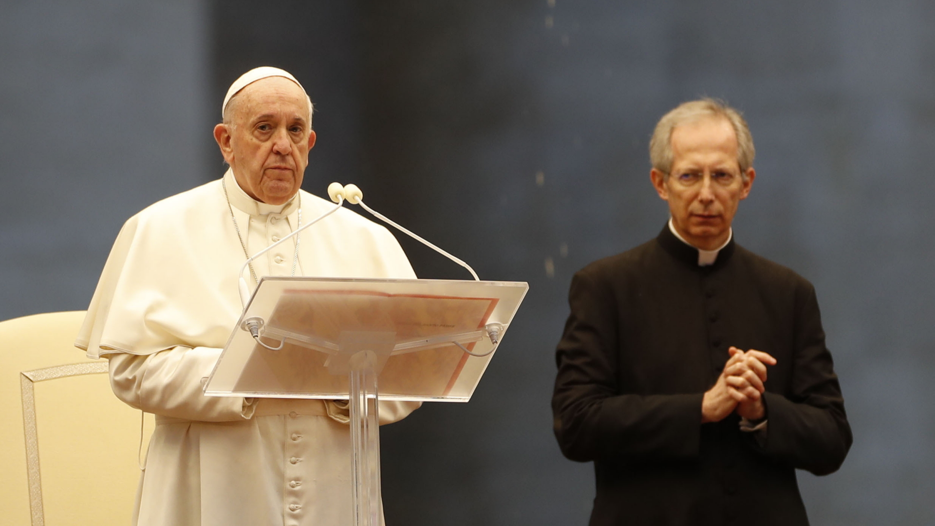Papst Franziskus bei der Messe im Vatikan | dpa